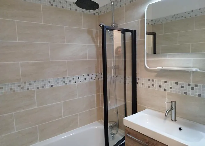 T2 Rd Jardin Grande Terrasse Coeur 2 M Clim Garage Wifi *